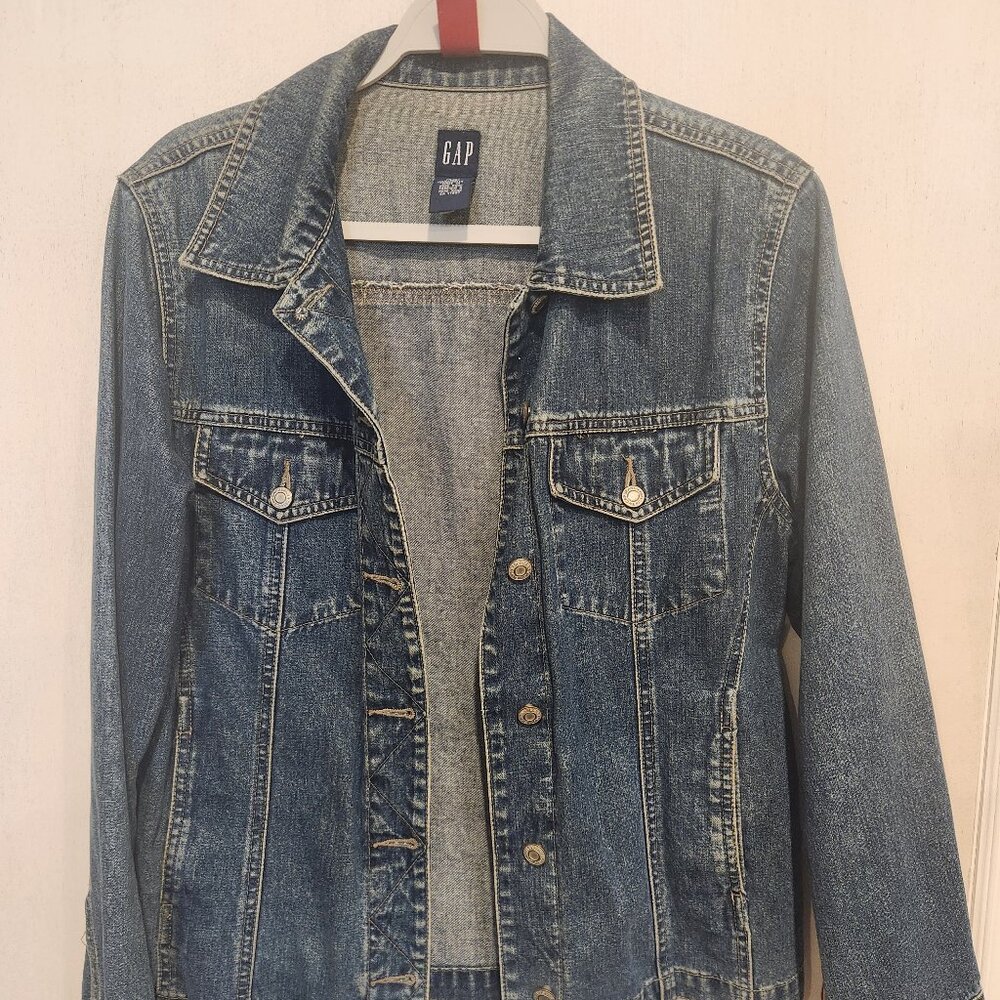 Gap jean jacket sz M